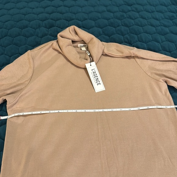 L'AGENCE  Turtleneck Sweater very soft 
Great for spring and fall. - Picture 6 of 9